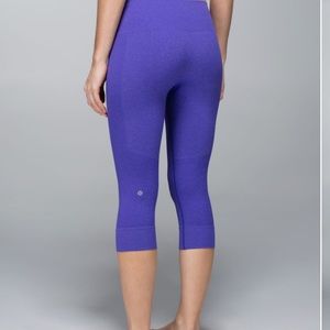 Lululemon Seamlessly Street Crop